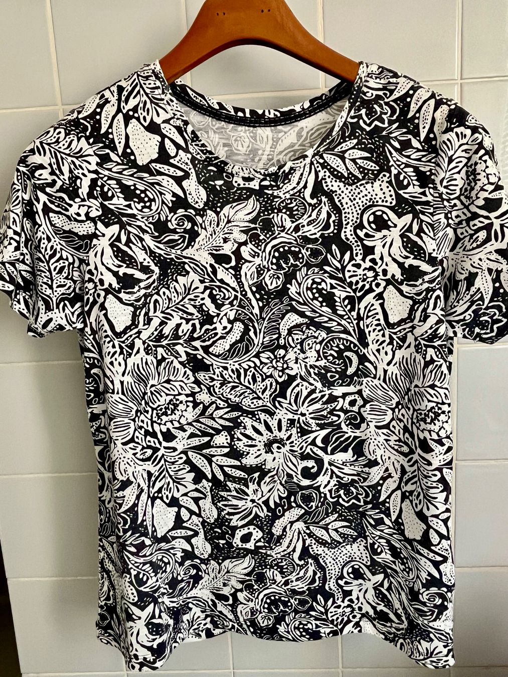 T-shirt: 5 T.Shirt, gemustert und uni, Kurzarm, Gr.M/40 – Usato da Adliswil venduto da eri.40 1