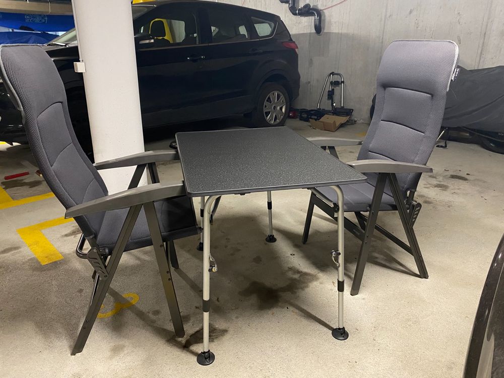 Camping Tisch mit zwei Westfield Noblesse Komfort Hochlehner Kaufen