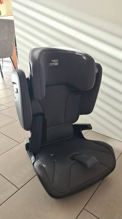 Auto-Kindersitze: Kindersitz, Römer Kidfix i-Size storm grey – Gebraucht aus Birmenstorf von Stefy_CH 1