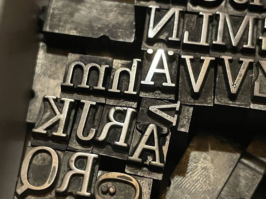 Filament: Bleisatz Serifenschrift – Gebraucht aus Grosshöchstetten von Zweckdienlich 1
