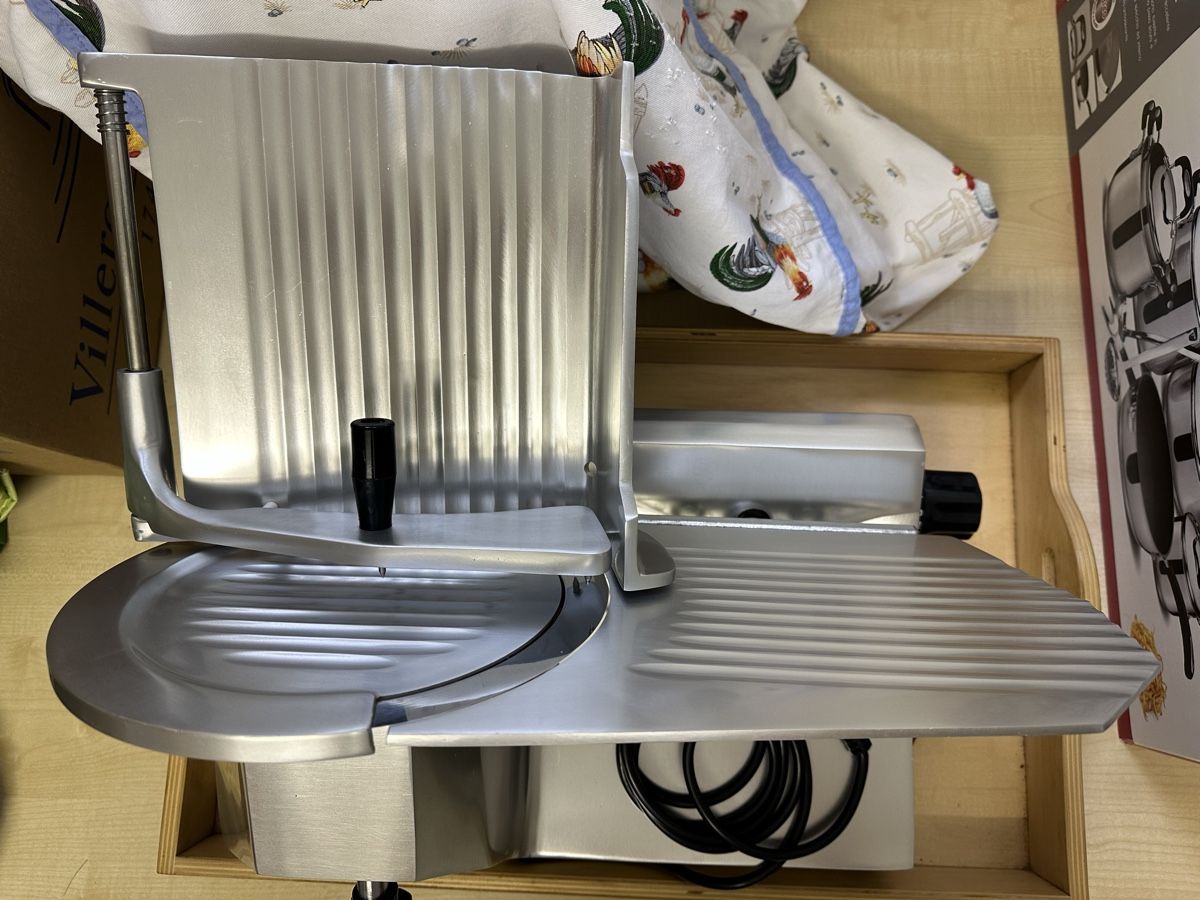 Elettrodomestici da cucina: Affettatrice in acciaio – Usato da Gordola venduto da EleSecondHand-TCG 7