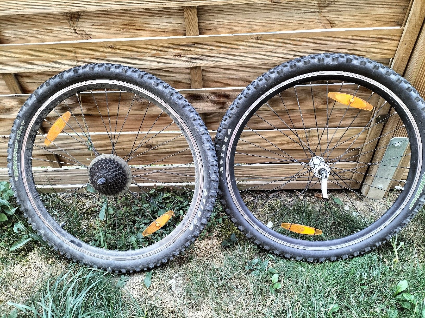 Pneus & Roues: 2 Roues complètes vélo 26 pouces – D'occasion à Cossonay-Ville par fab_qxm6