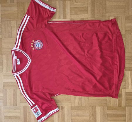 FC Bayern München Fussballtrikot rot Grösse M