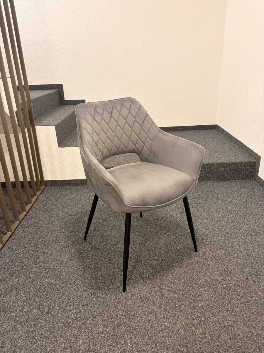 Chaises: Polsterstuhl Grau – D'occasion à Niederbipp par dommucky