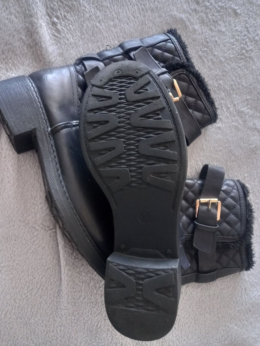 Scarpe da donna: Bottine Femme – Usato da Conthey venduto da OLEN-67 1