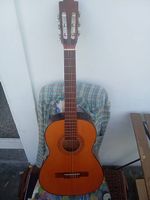 Linkshänder Schüler Gitarre Ariana