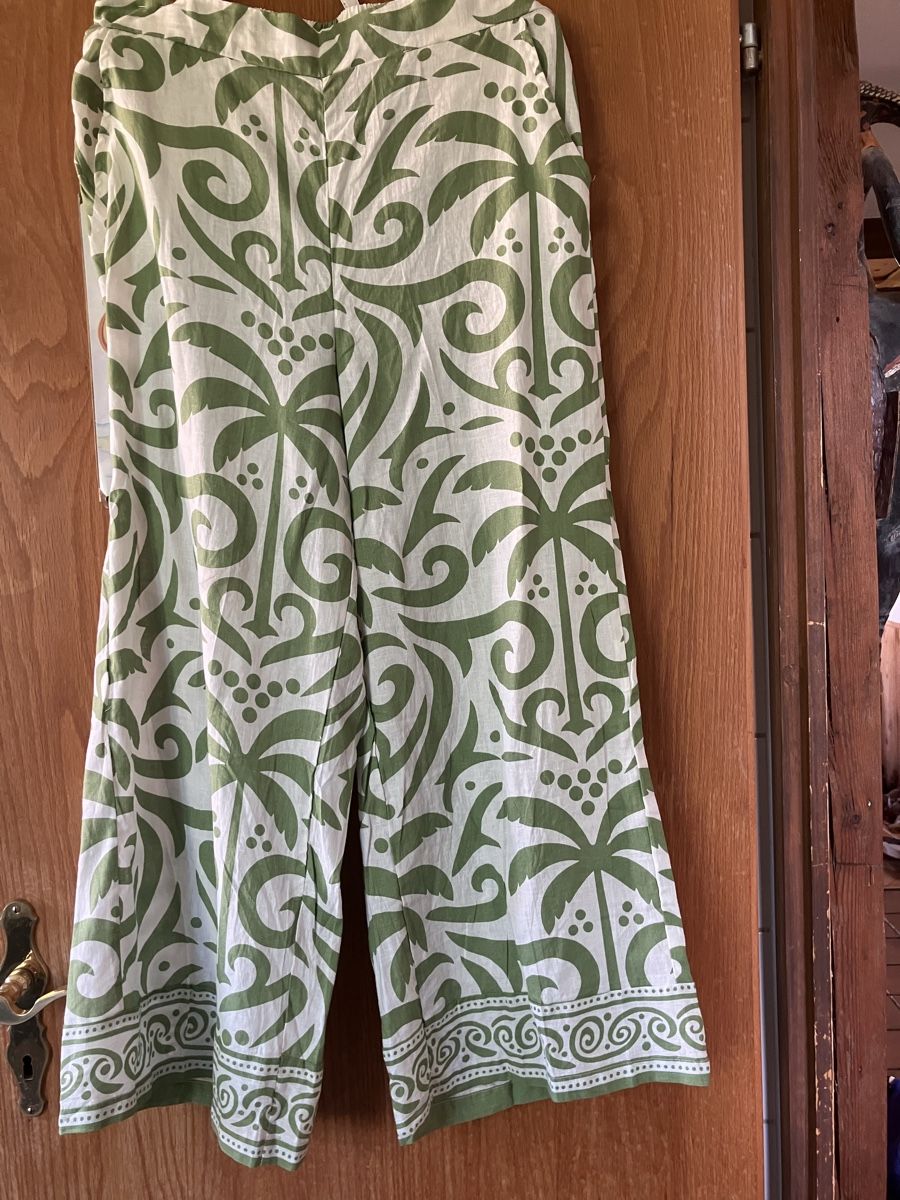 Hosen: Neue u ungetragene Hose Gr L – Neu und originalverpackt aus Bassersdorf von groovygremlin