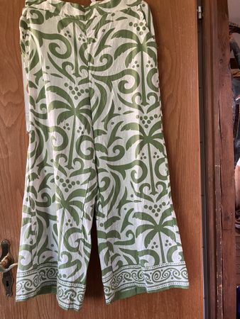 Neue u ungetragene Hose Gr L