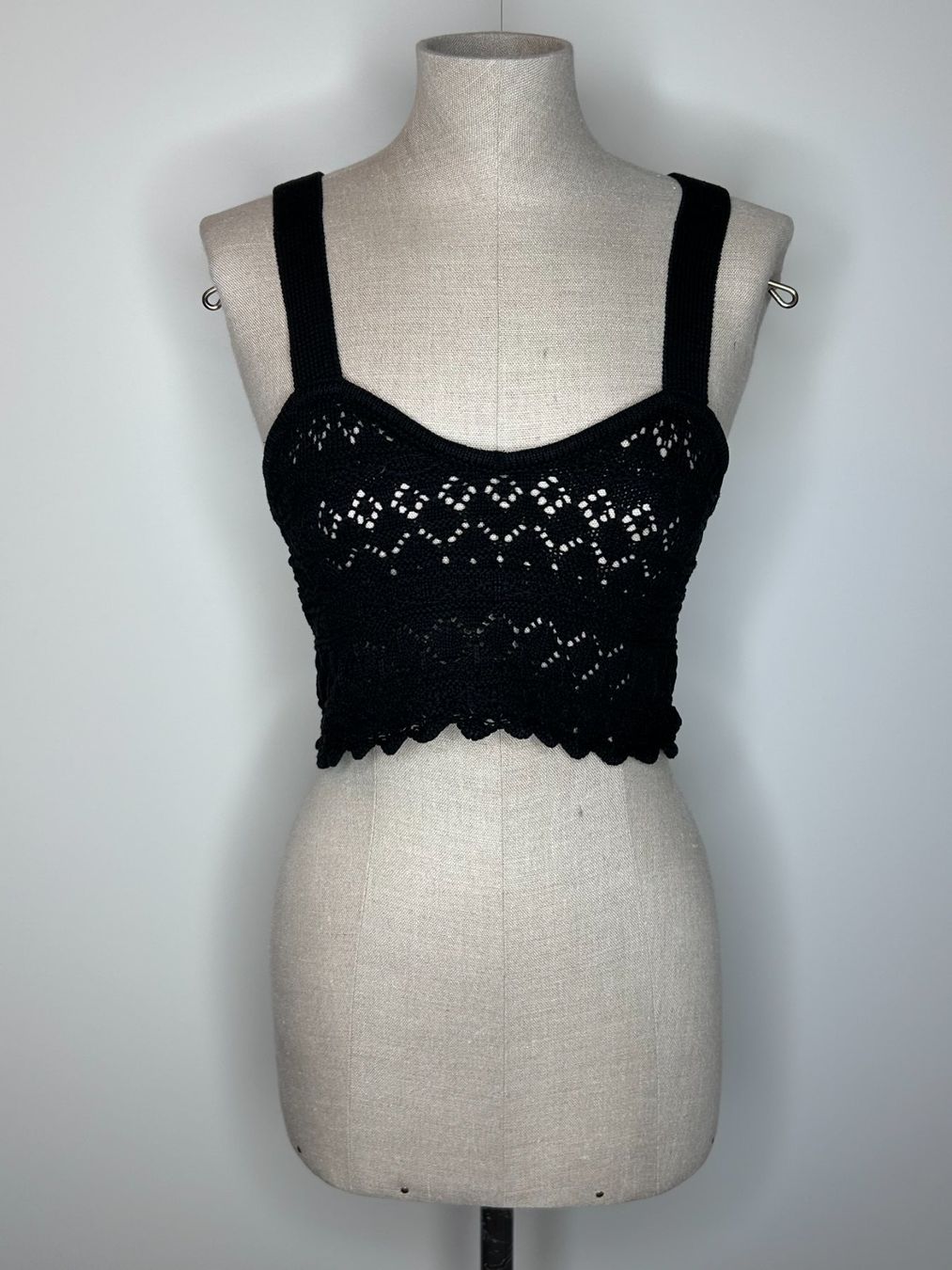 H&M Top: H&M Crochet Top – Usato da St. Gallen venduto da look-twice