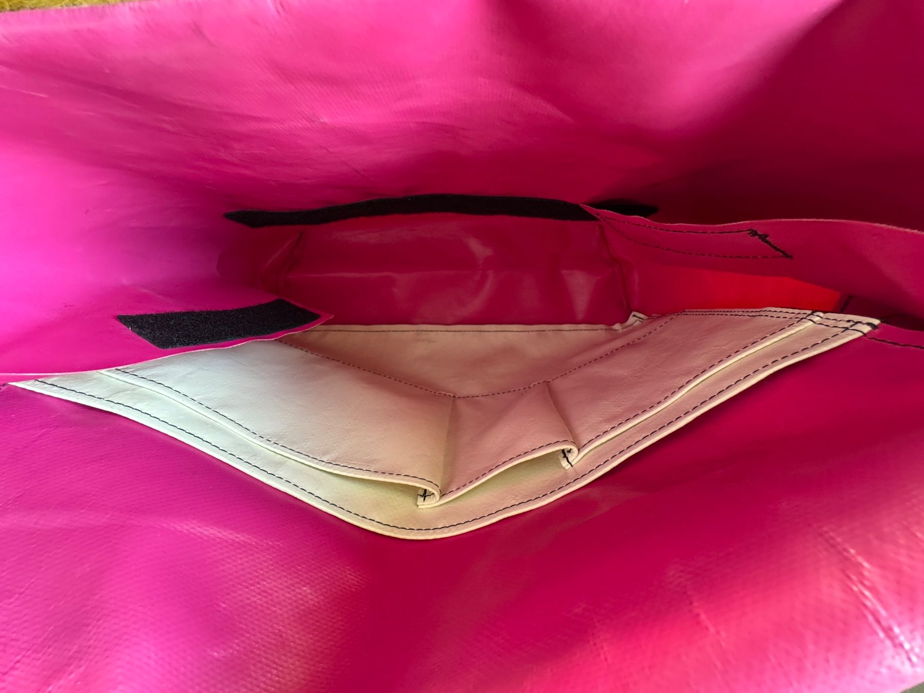 Freitag Borse: Freitag F14 Dexter - Pink – Usato da Montreux venduto da frt_s9hk 3