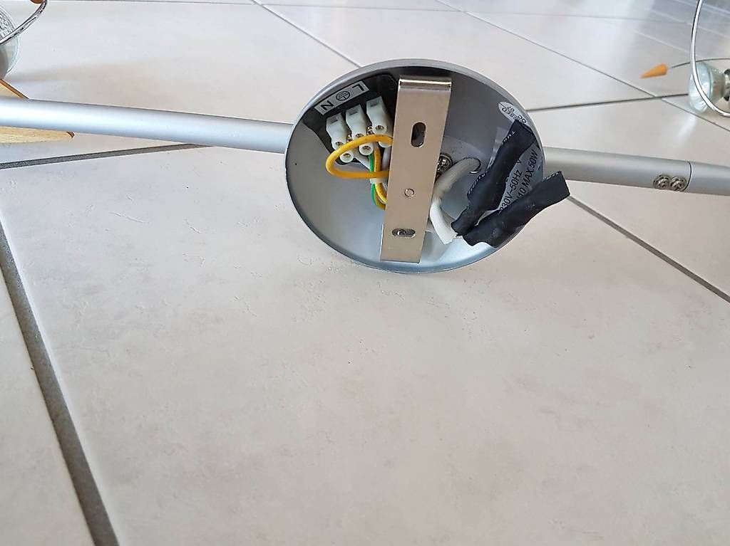 Lampen: Ensemble de lampes spot avec plusieurs points – Gebraucht aus Etoy von fer_jb5y 3