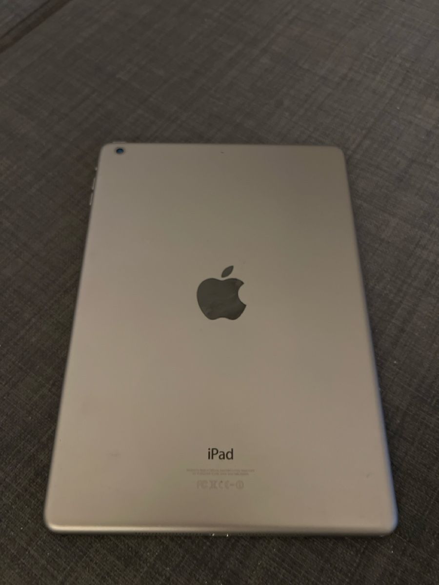 Apple Tablet PC: iPad 10 9th generation  – Gebraucht aus Genève von pie_5ww9 1