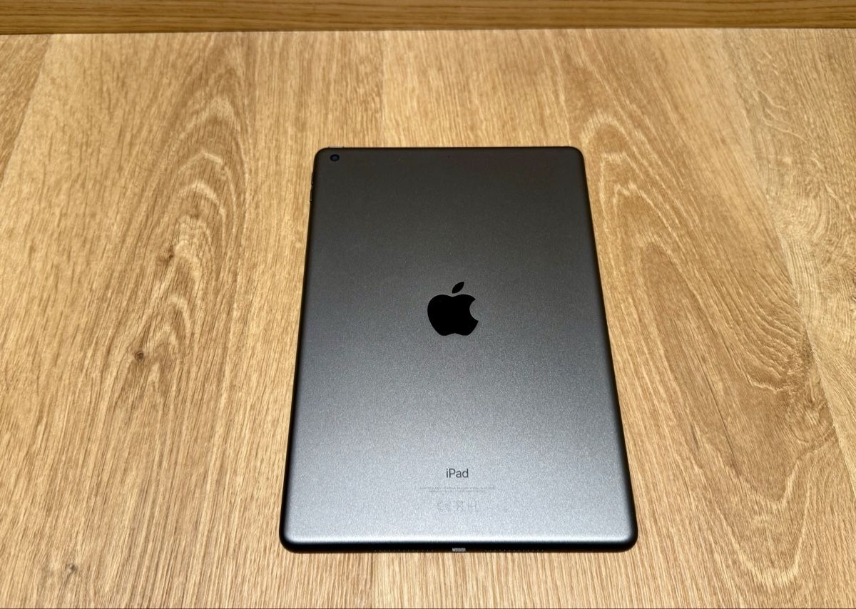 Apple Tablet PC: Apple iPad Gen. 9 mit Logitech-Tastatur-Case – Usato da Wagen venduto da S.Ehrling 4