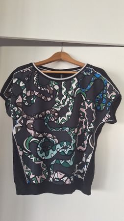 Marc Cain Shirt Gr. N2 / 36 mit Muster, sehr guter Zustand!