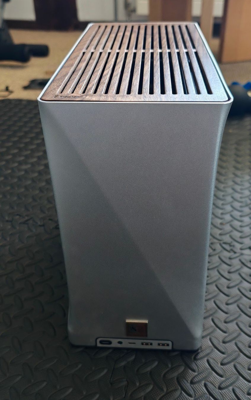 Fractal Custodie: Fractal Design Era 2/ Mini-ITX/ + Wasserkühlung – Usato da Arni AG venduto da fuc_2vzw
