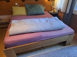 Holzbett Massivholz Doppelbett 180x200cm guter Zustand