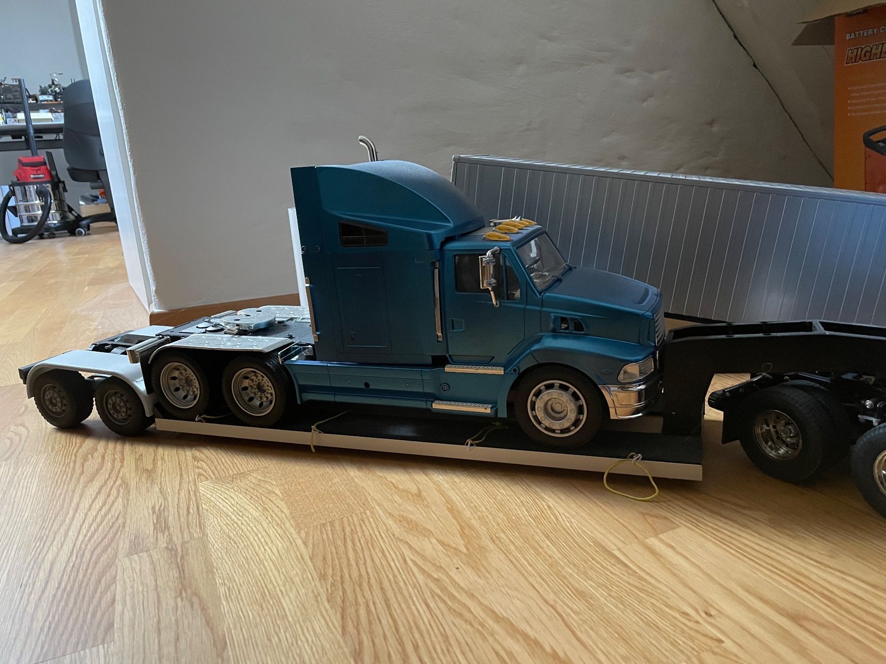 Tamiya Modellini d'auto: Schöne RC Truck Kombination – Usato da Buchs ZH venduto da Pitschpitsch 3