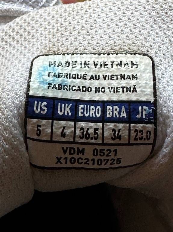 Mizuno Schuhe für Jungen: Turnschuhe Gr. 36.5 Mizuno – Gebraucht aus Zürich von vasile23 2