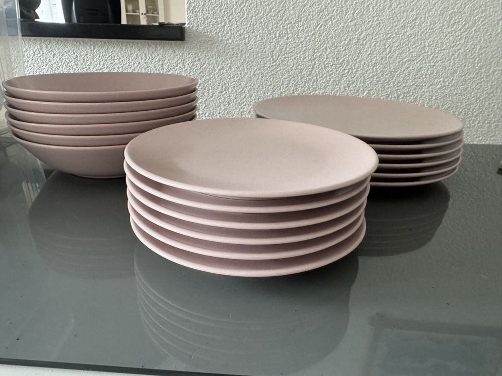 Teller rosa Ikea (Gebraucht) in Seedorf BE für CHF 1 – nur Abholung auf Ricardo kaufen