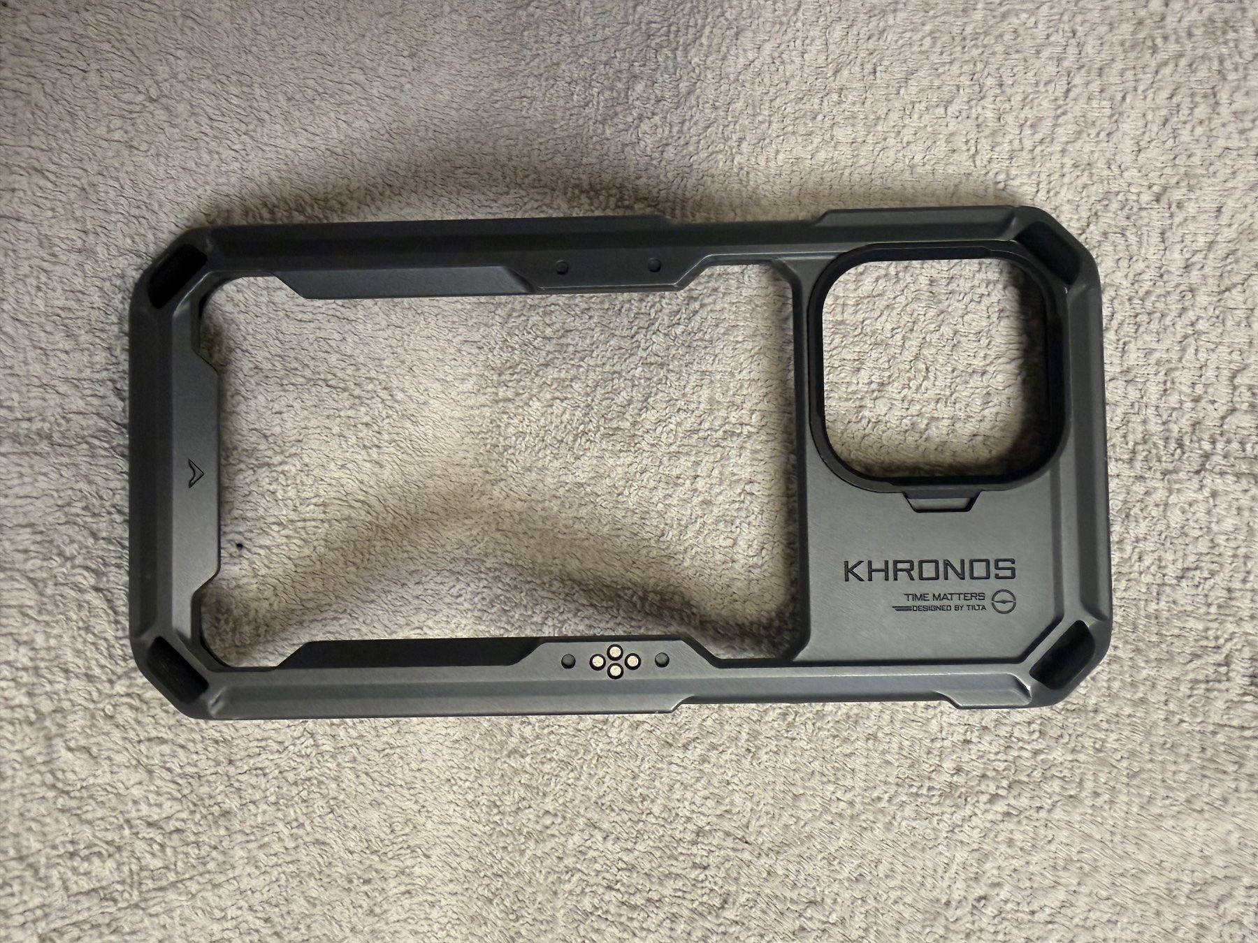 Coques & Protection écran: Tilta Khronos Set iPhone 15 Pro Max Space Gray, sehr gut – D'occasion à Biberist par MDelfini13 1
