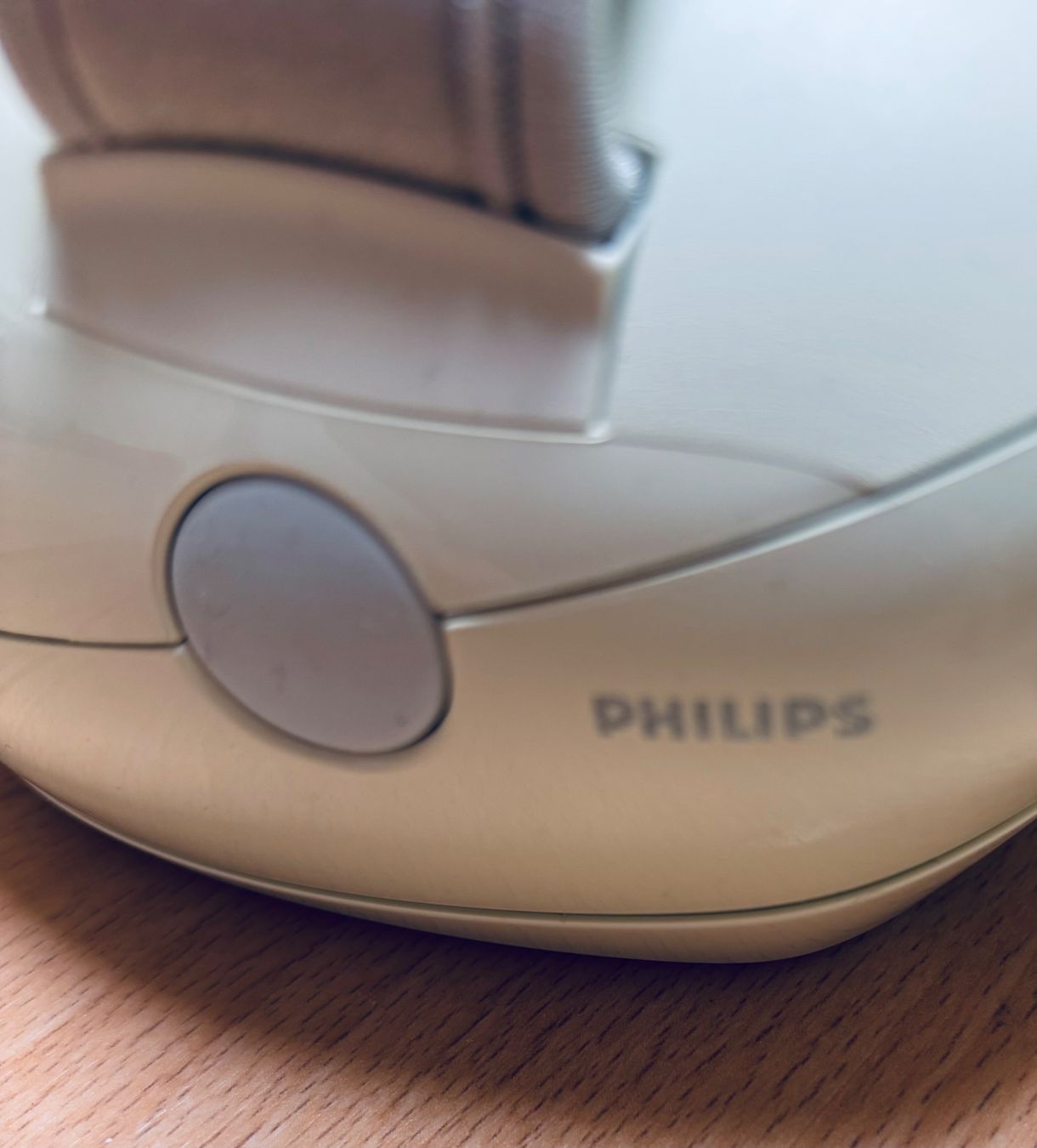 Philips Dispositivi per massaggi: Philips - Cellesse HP5231 - Cellulite Massagegerät – Usato da Zofingen venduto da Justizia_01 2