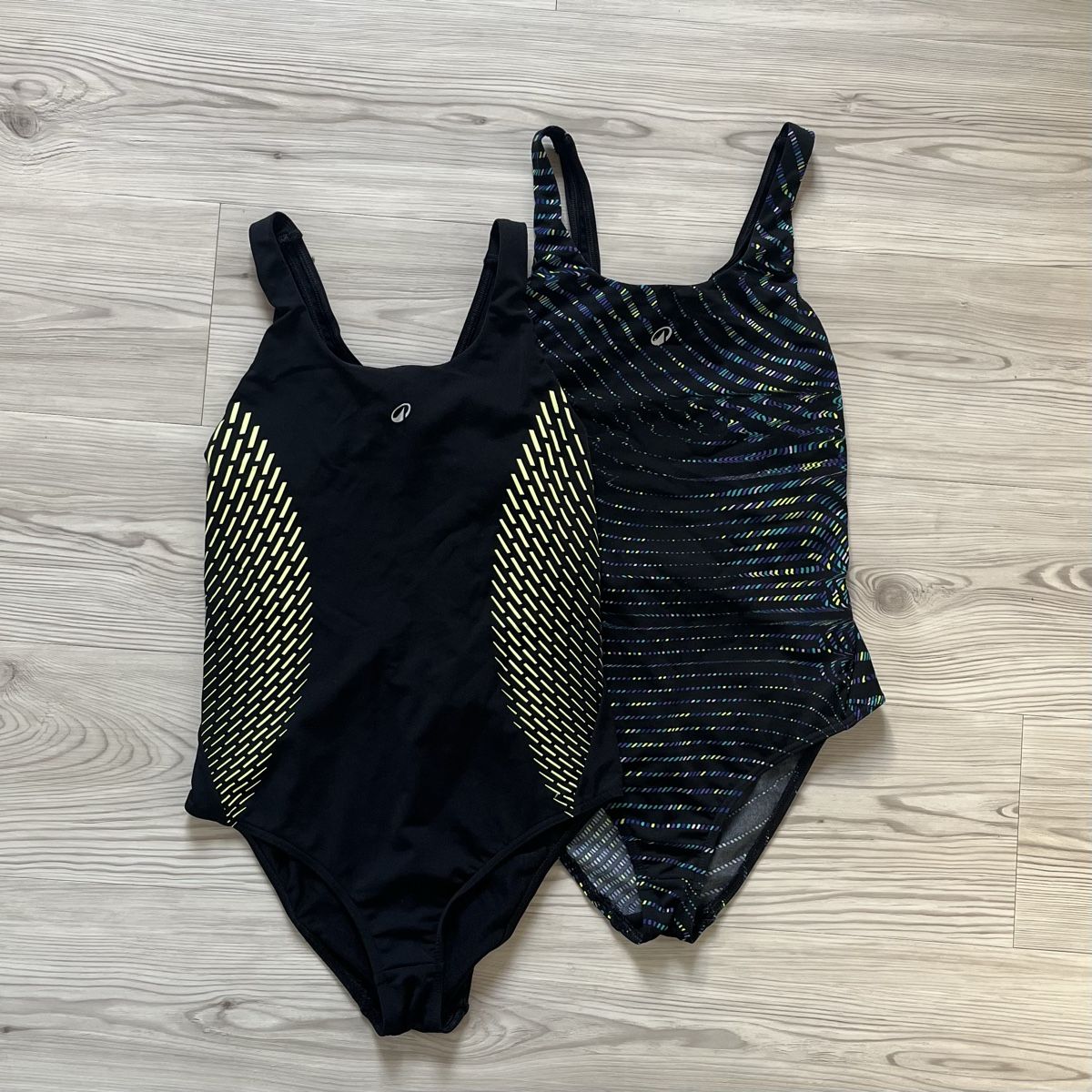 Decathlon Costumi da bagno & Bikini: Decathlon Badeanzüge Neu – Nuovo (secondo la descrizione) da Basel venduto da Ankerkettenring 2