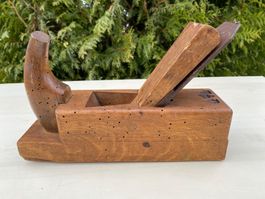 schöner antiker Peugeot Holzhobel