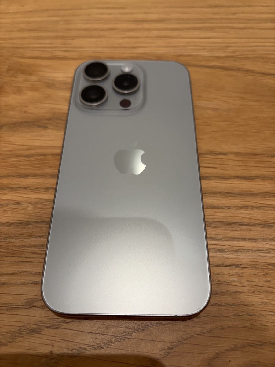 Apple Telefoni cellulari / Smartphones: iPhone 15 Pro (128GB, Natural Titanium) – Usato da Rotkreuz venduto da kli520 1