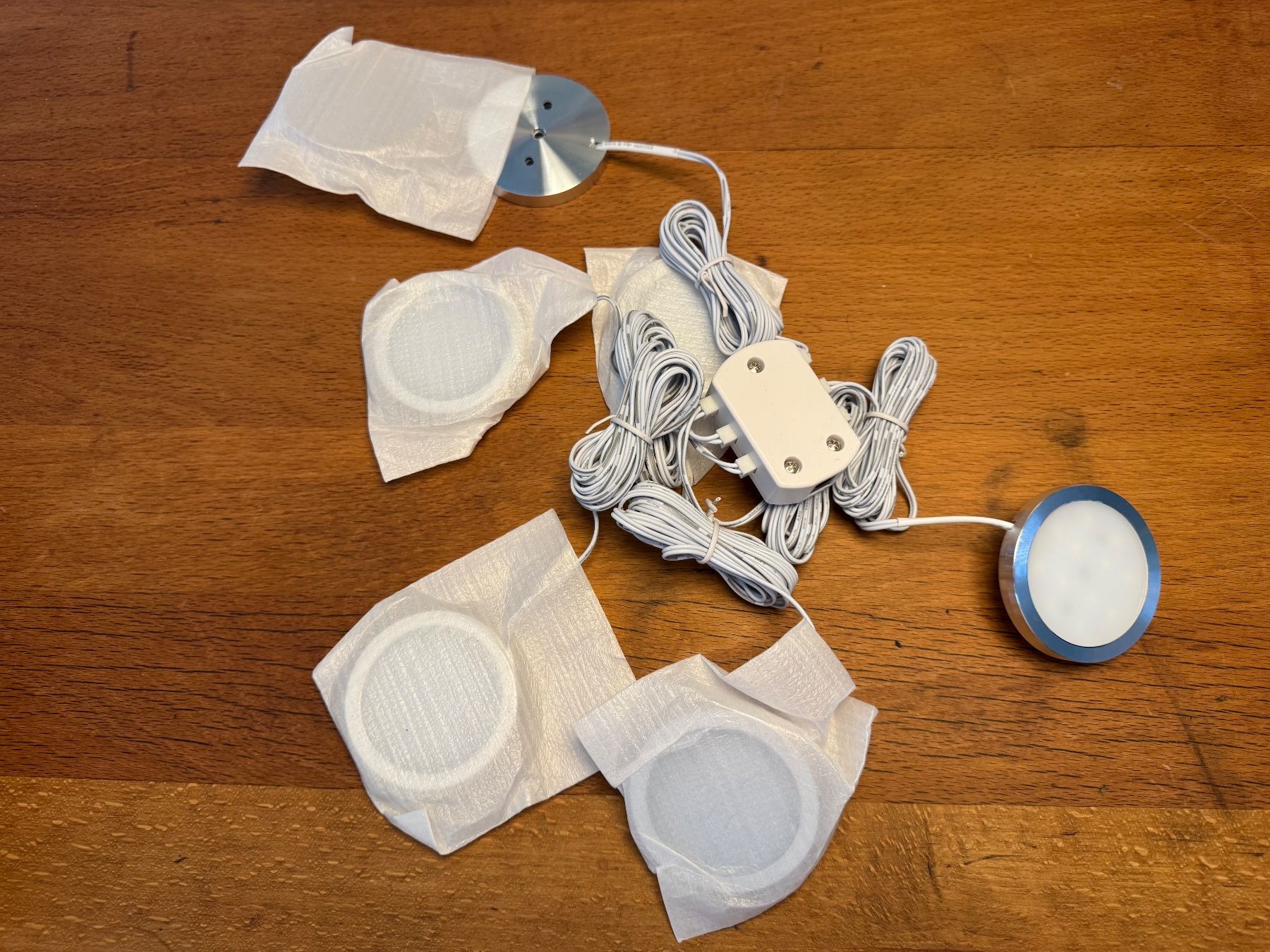 Altri accessori per camping: LED Lichtset 12V - 6 Spots, 6500K, 2.5W, unbenutzt – Nuovo e nell'imballaggio originale da Zürich venduto da vincent.clifford