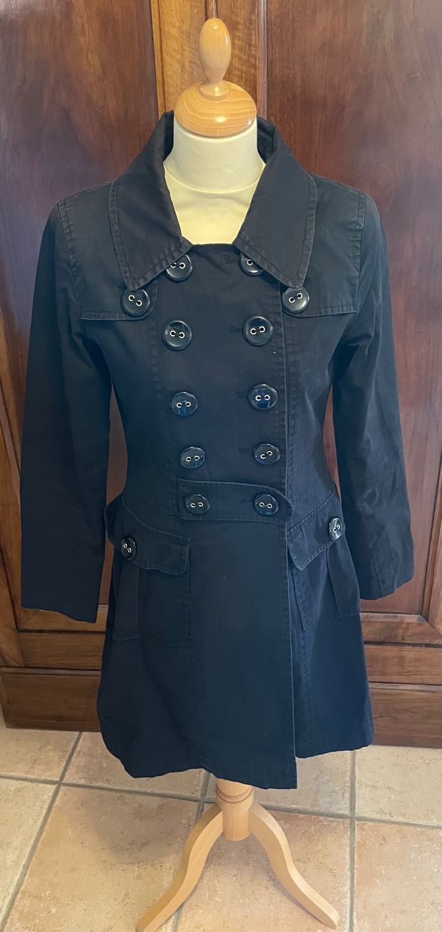 Morgan Cappotti: Trench-coat Morgan – Usato da Lausanne venduto da Lou__