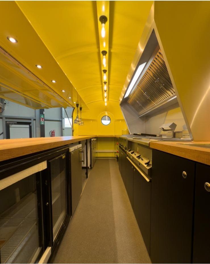 Rimorchi: RETRO LINER XL FOOD TRAILER – Usato da Kriens venduto da Ediii03 2