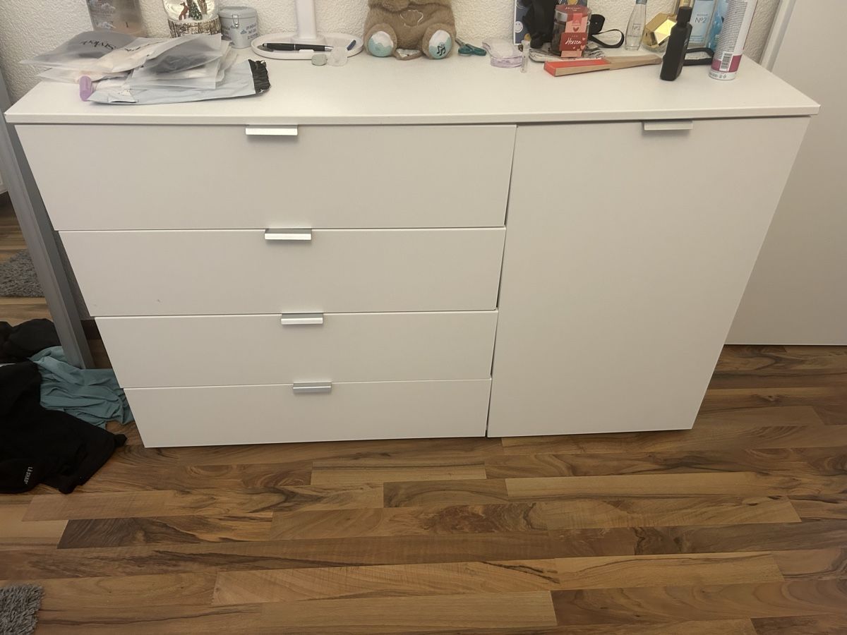 Commodes: Weisse Kommode – D'occasion à Allschwil par selake990673 1