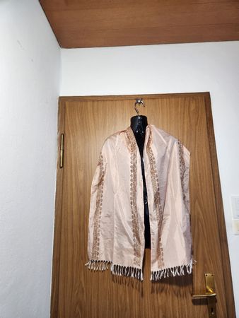 Écharpe vintage en soie rose poudré avec franges -