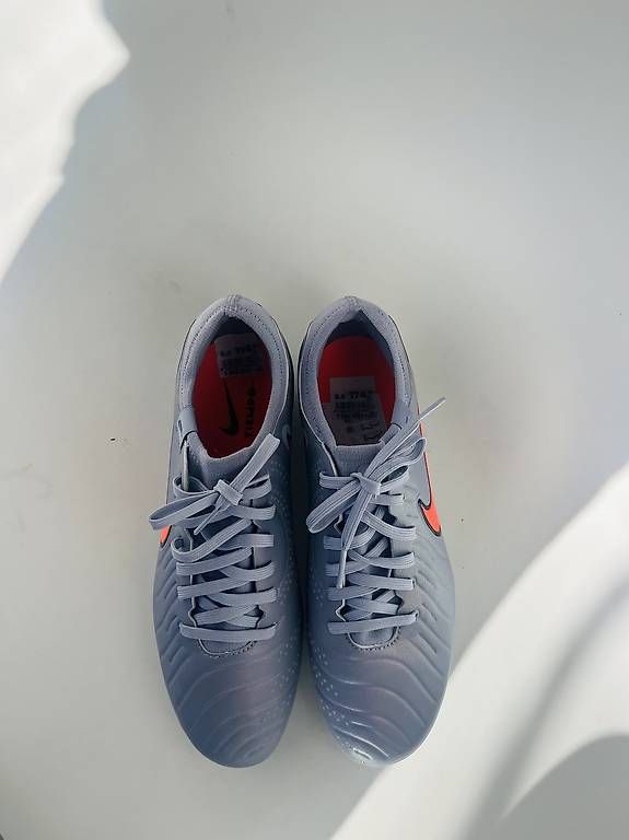Herrenschuhe: Chaussures foot Nike neuves  – Neu und originalverpackt aus Corsier-sur-Vevey von hel_m267 1