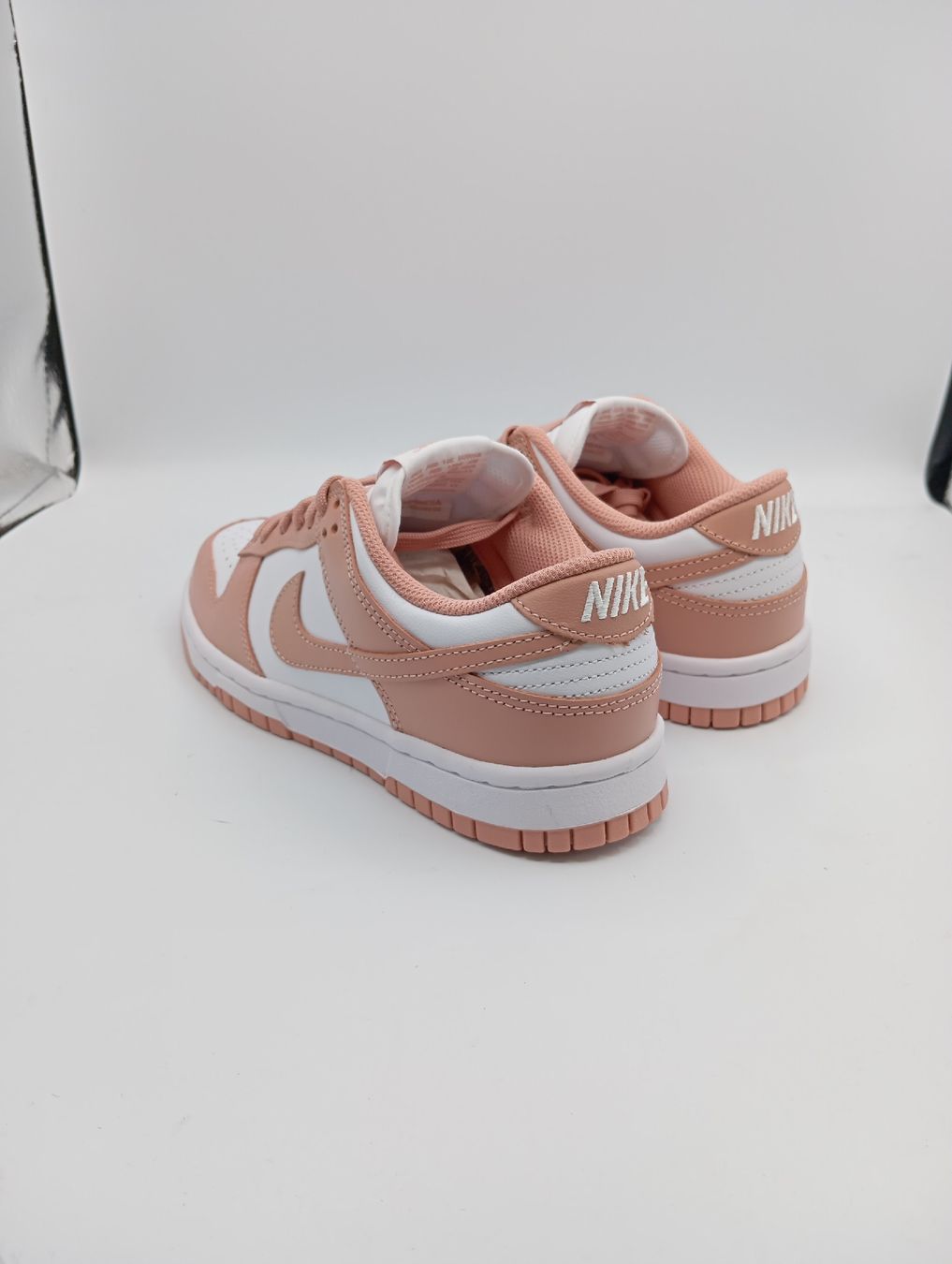 Nike Scarpe da donna: Nike Dunk Low "Rose Whisper" (EU37.5) – Nuovo e nell'imballaggio originale da Schaffhausen venduto da outlez 5