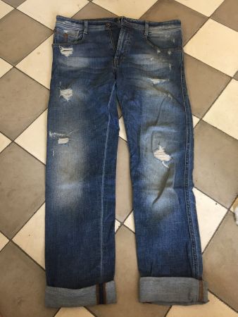 Neue Herrenjeans von UNIFORM
