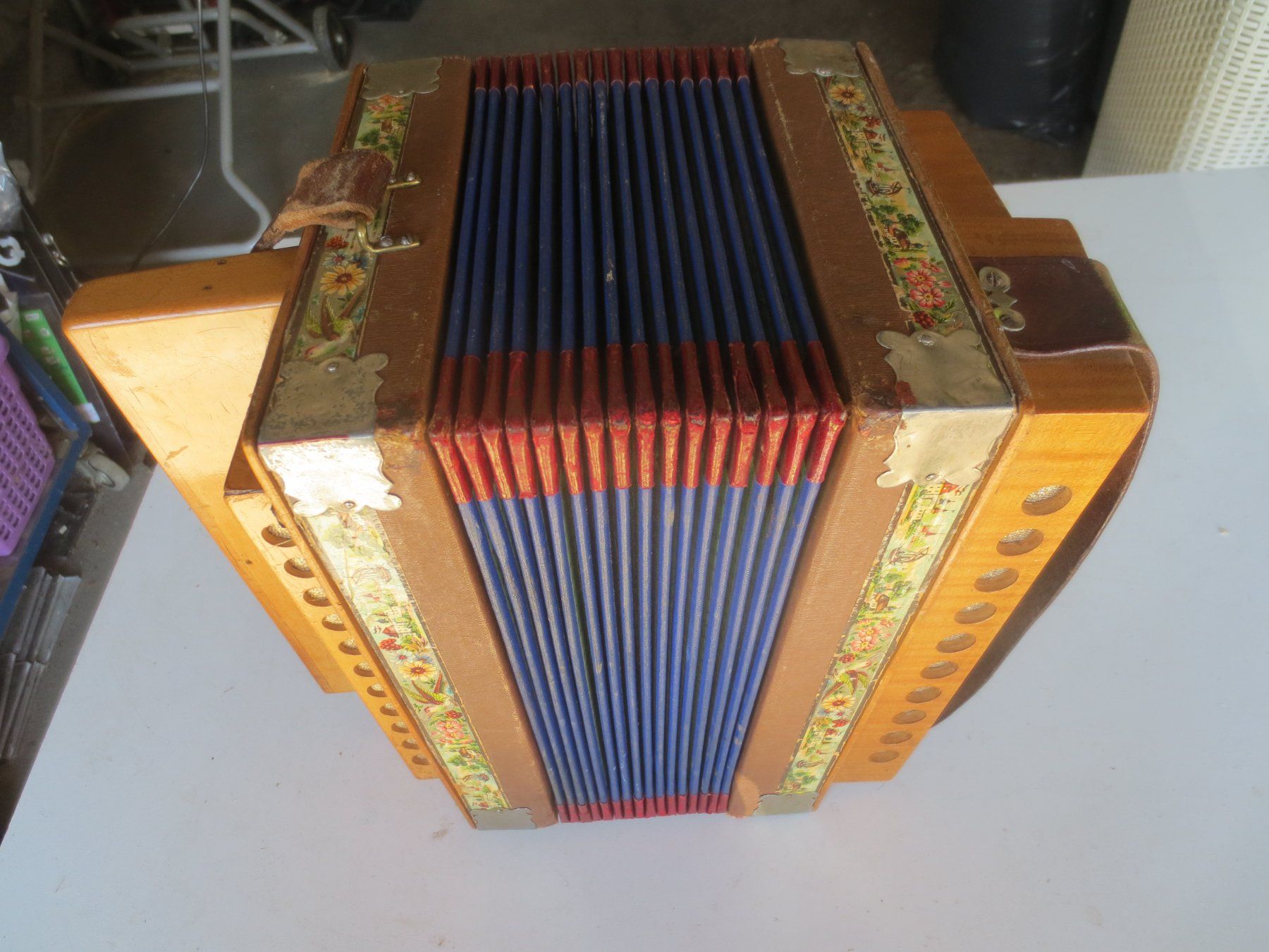 Strumenti musicali: Akkordeon antik – Usato da Weier im Emmental venduto da waefler03 3