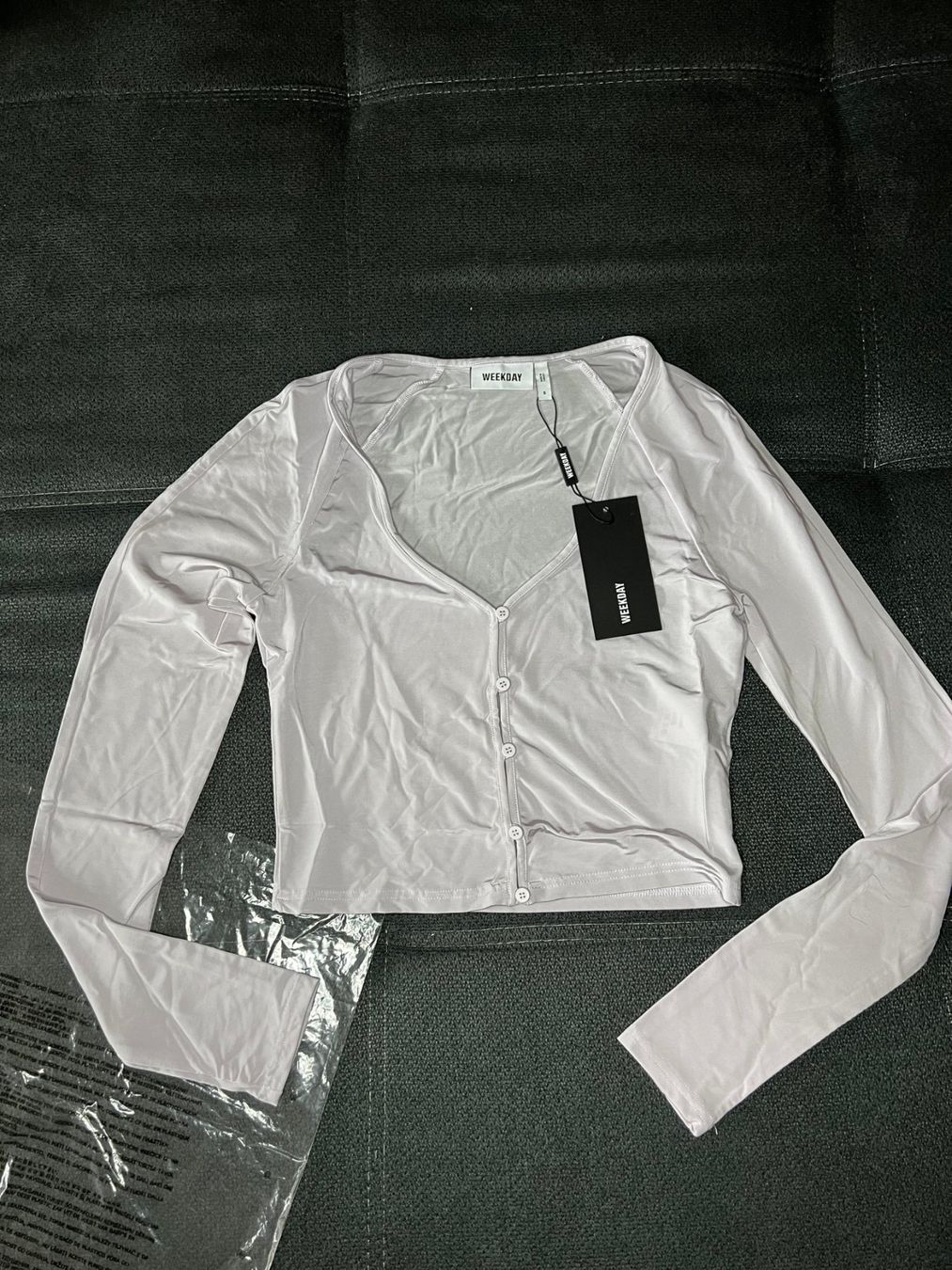 Weekday Pulls & Sweat-shirts: Damen Cardigan Weekday Grösse S – Neuf avec emballage d'origine à Riehen par edu_92w7