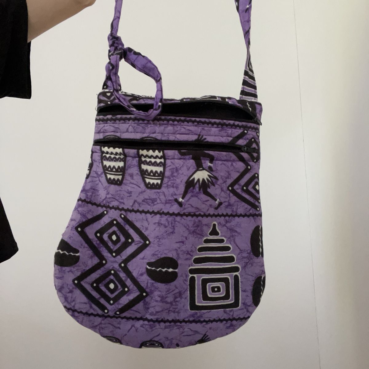 Borse da donna: 💜Lila Umhängetasche mit Muster  – Usato da Baden venduto da Julikoo 2