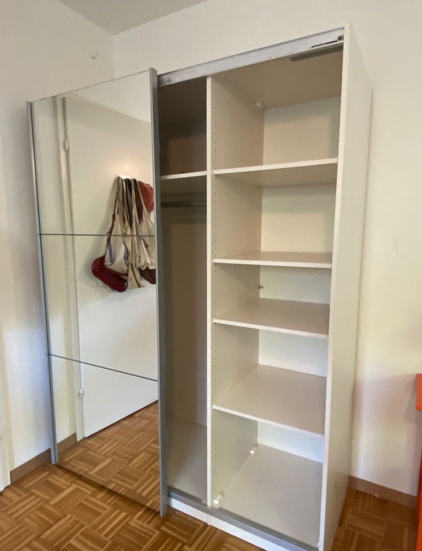 Livique Schränke: Grosser Kleiderschrank mit Spiegel – Gebraucht aus Bern von kat_d9p5 1