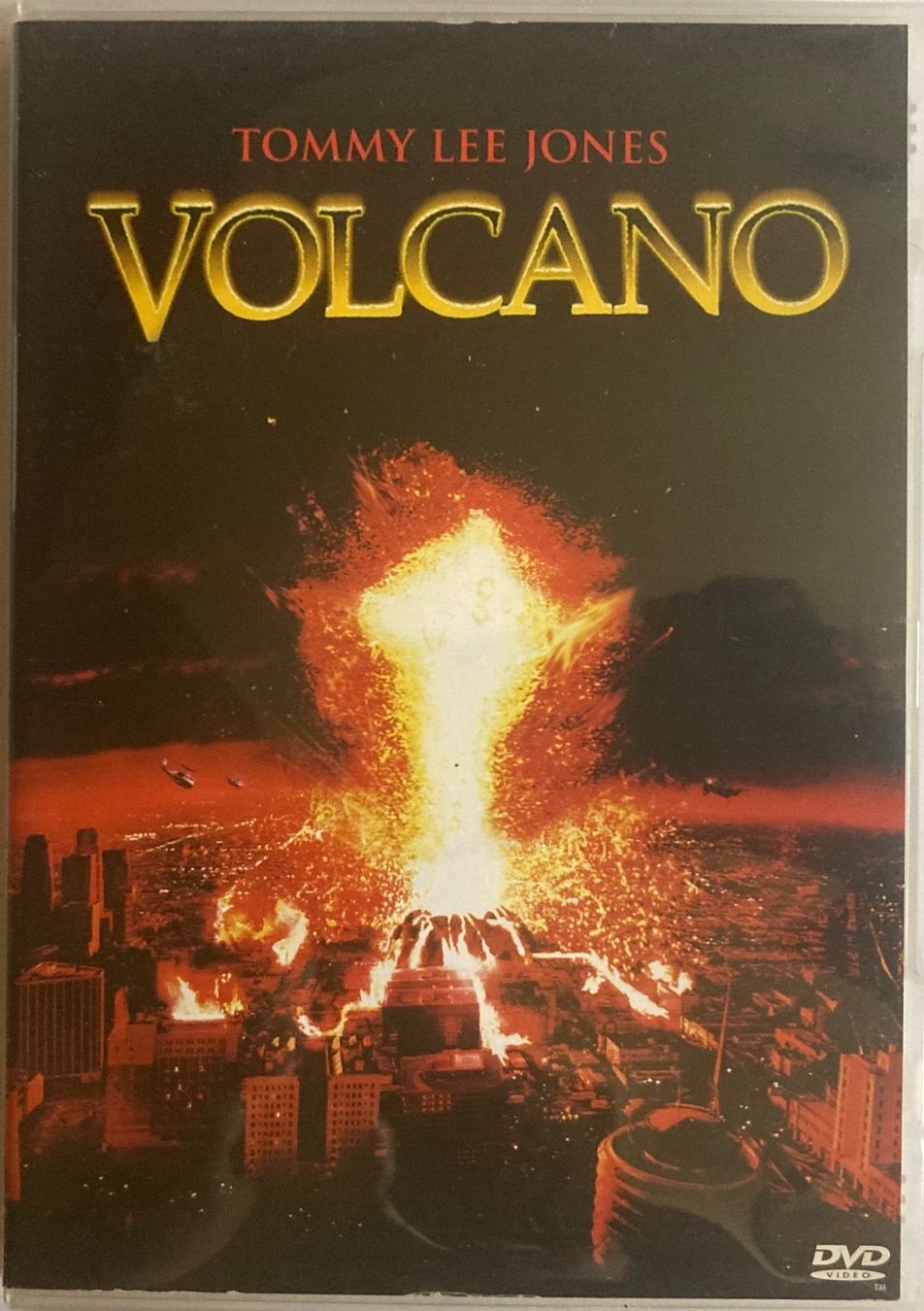 Tutti i DVDs: TOMMY LEE JONES - VOLCANO – Usato da Poliez-Pittet venduto da Newtown-Records