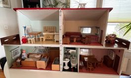 Wunderschönes, antikes Puppenhaus