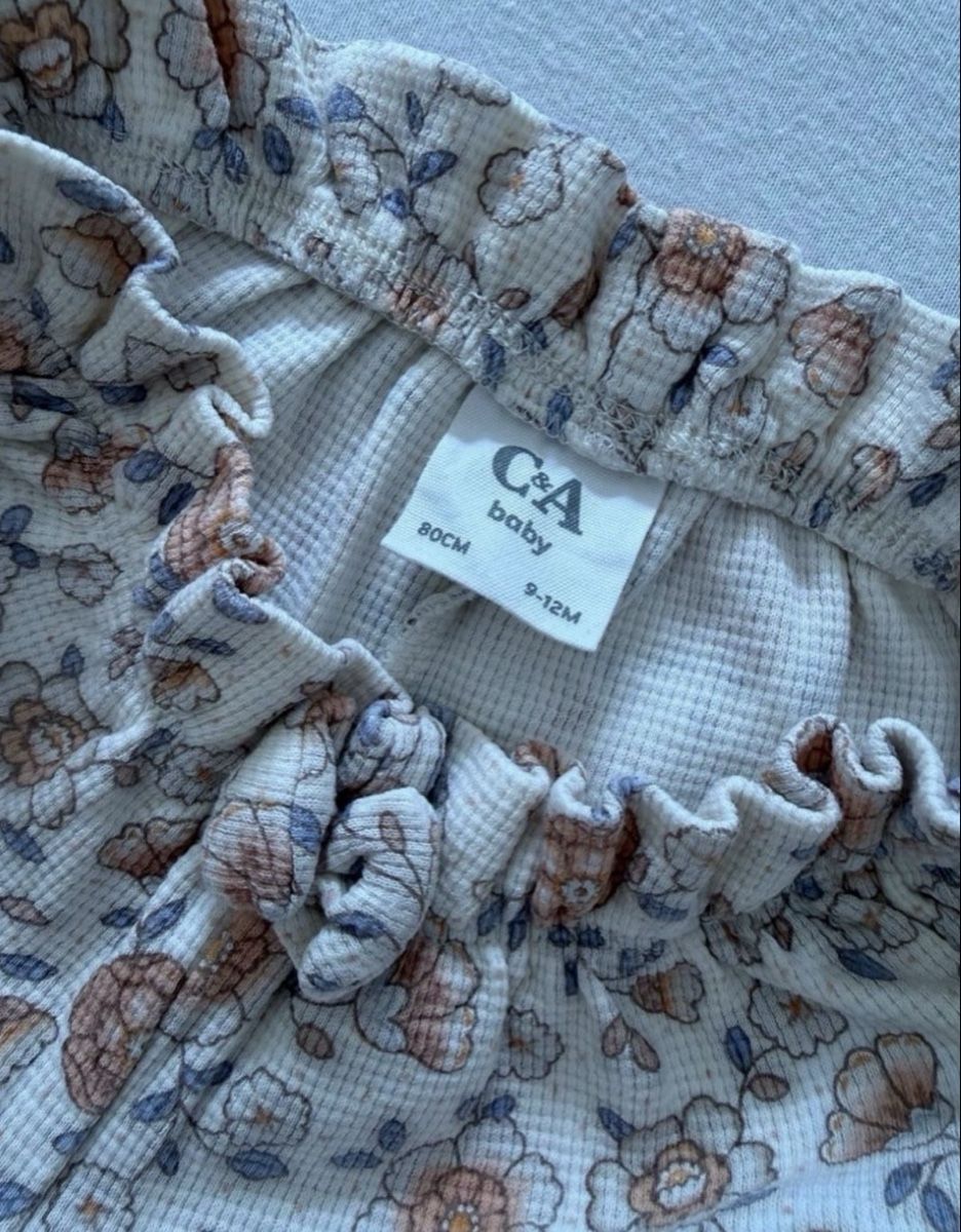 C&A Pantaloni: Short C&A bébé fleuri, taille 80 cm – Nuovo (secondo la descrizione) da Sion venduto da fer_gwz6 1