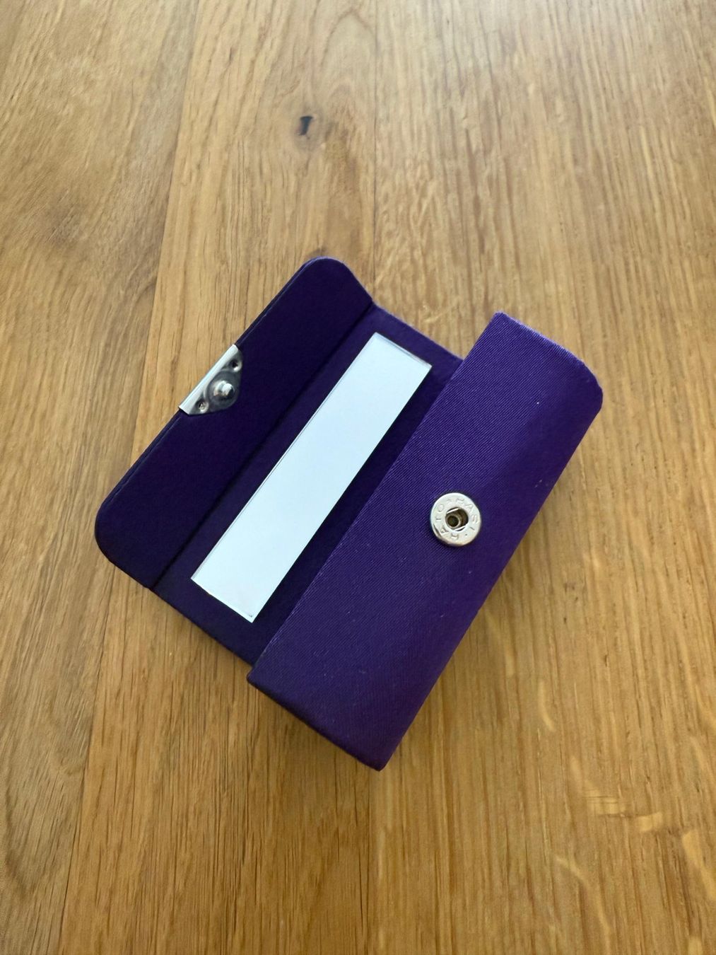 Make-up: Swarovski Lippenstift Etui – Nuovo e nell'imballaggio originale da Vaduz venduto da Christina_97