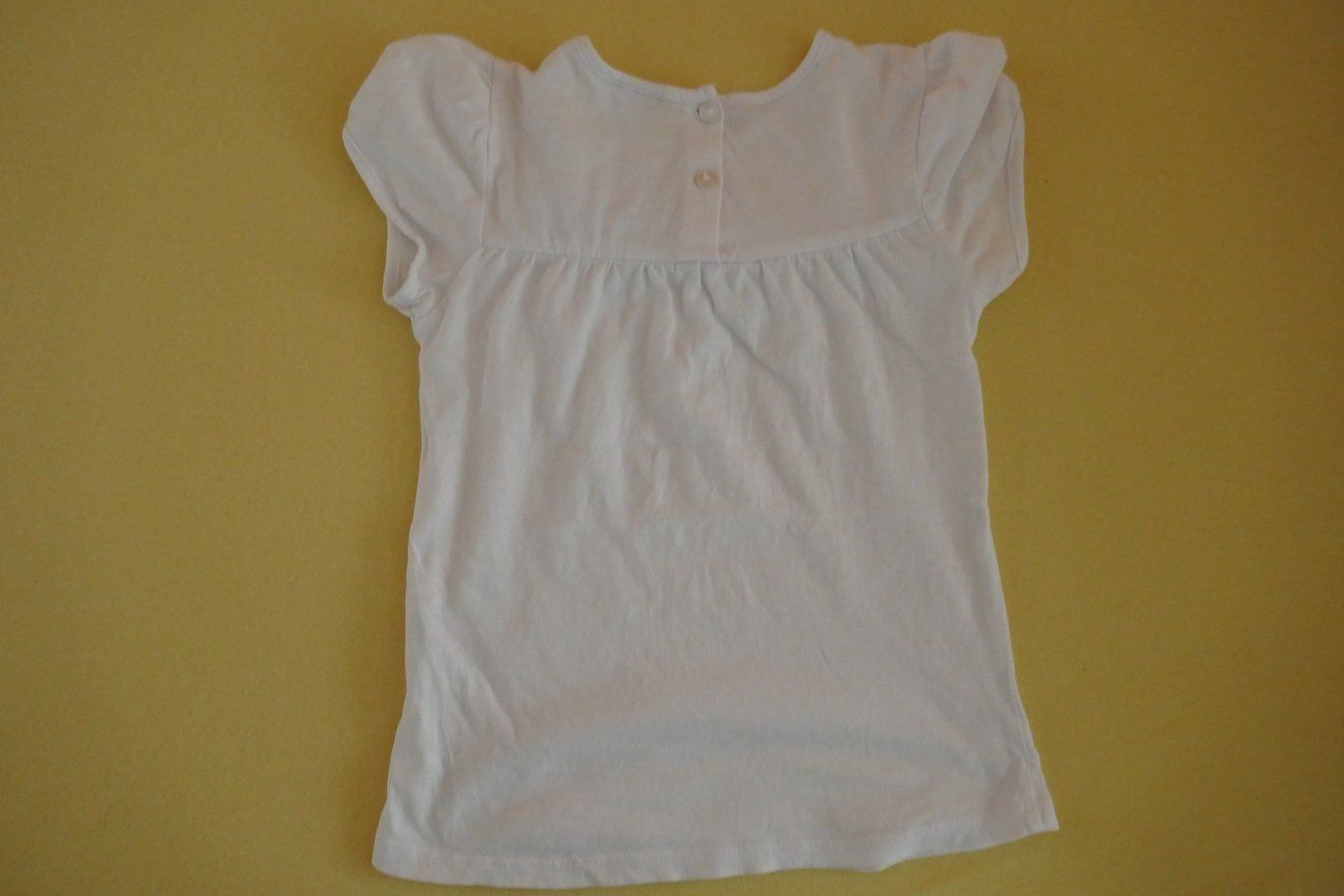 Camicette, T-shirt & Top: Schmuckes T-Shirt mit "3D-Blumen" Gr. 98 – Usato da Horgen venduto da Feli39 3