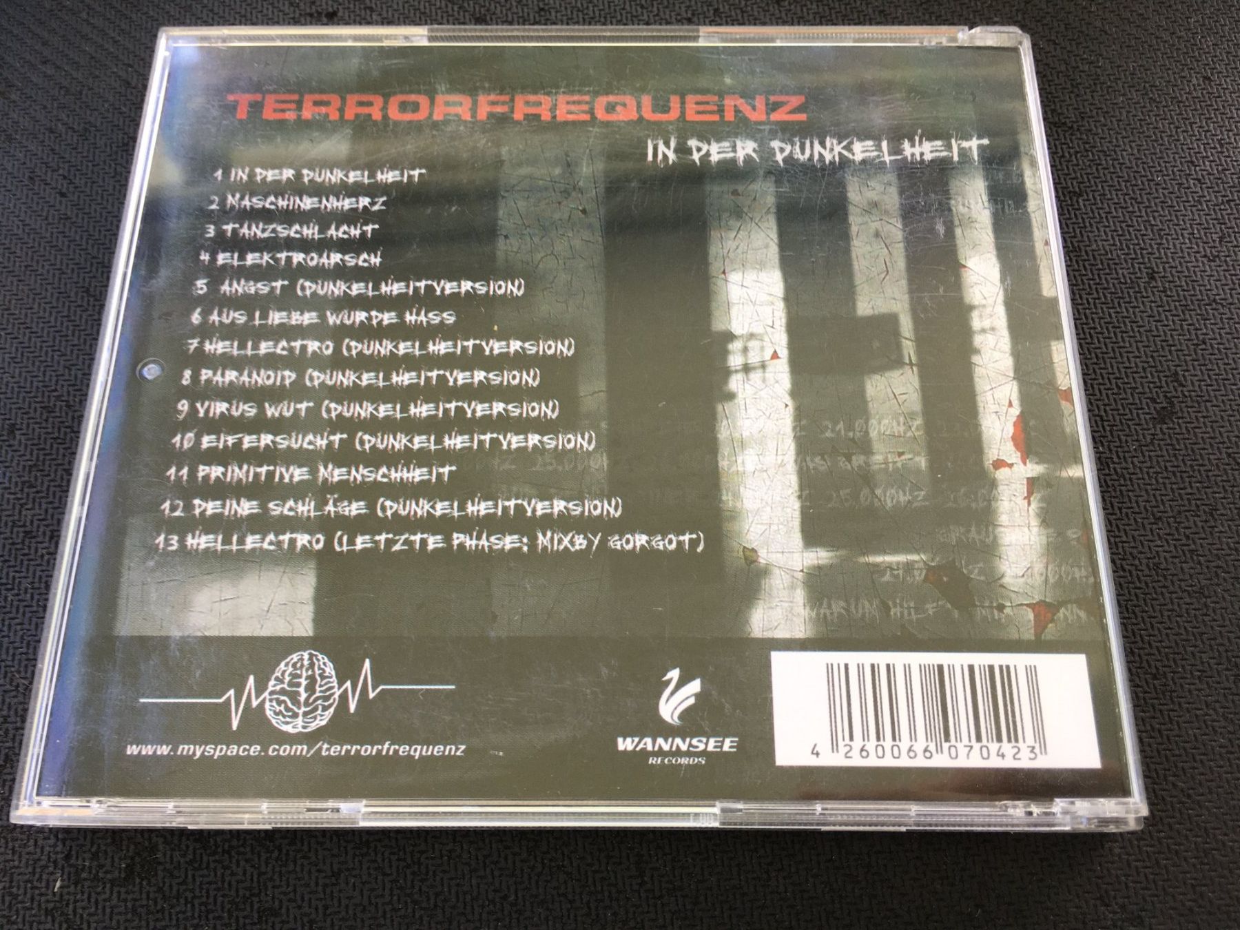 CDs: Terrorfrequenz - In Der Dunkelheit -CD- – Gebraucht aus St.Gallen von MedienJoe 2