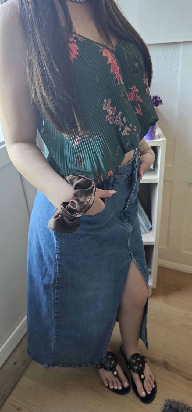 Röcke: Summer denim maxi skirt with front slit, size 42 – Gebraucht aus Rorschach von Alles_9.90 1