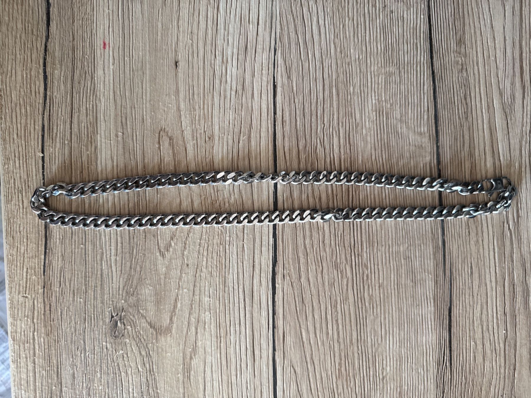Ketten: Halskette aus Stahl, Silberfarbe – Gebraucht aus Zürich von REStyle2
