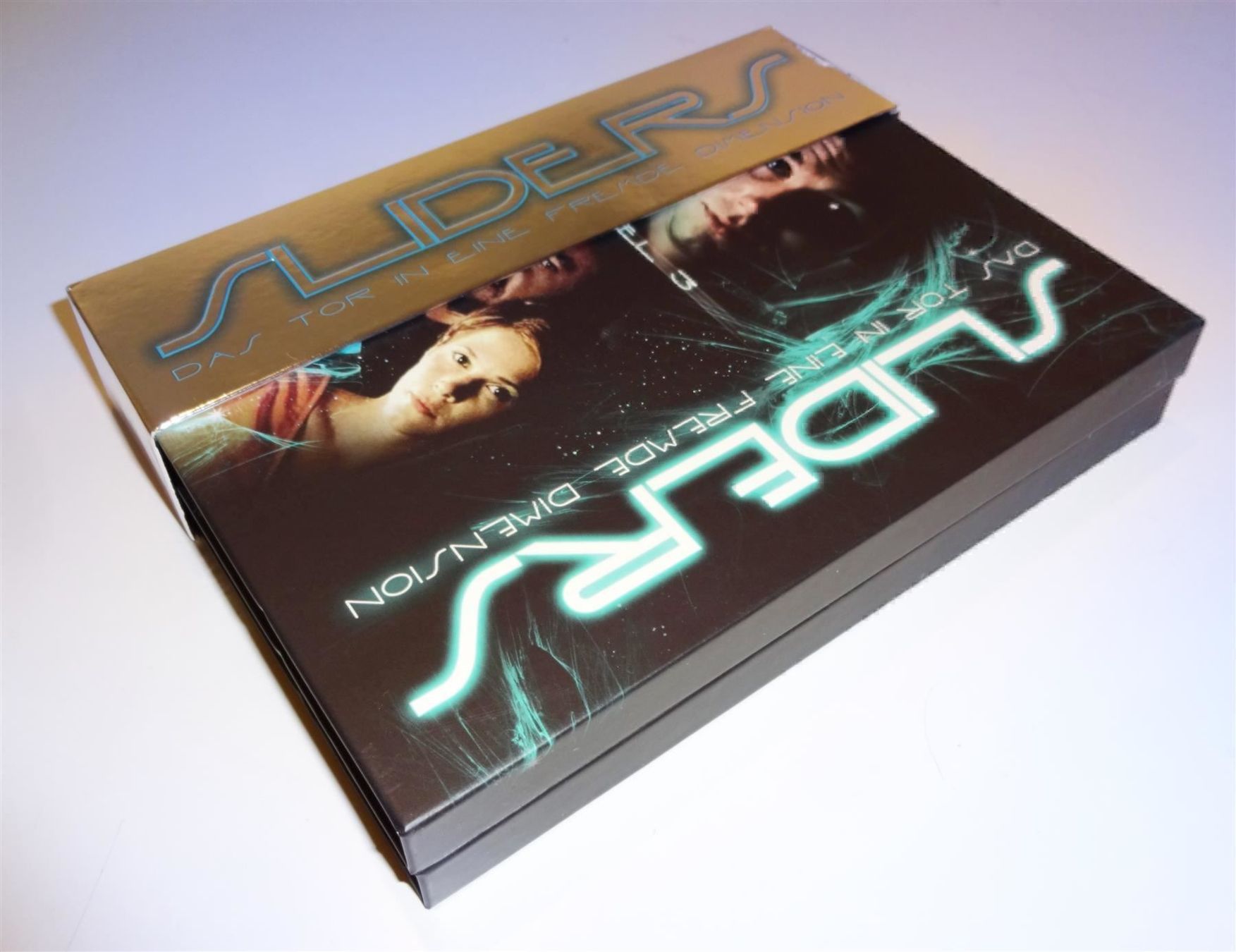 Tutti i DVDs: DVD Box  SLIDERS Staffel 3 – Usato da St. Gallen venduto da WWL 2