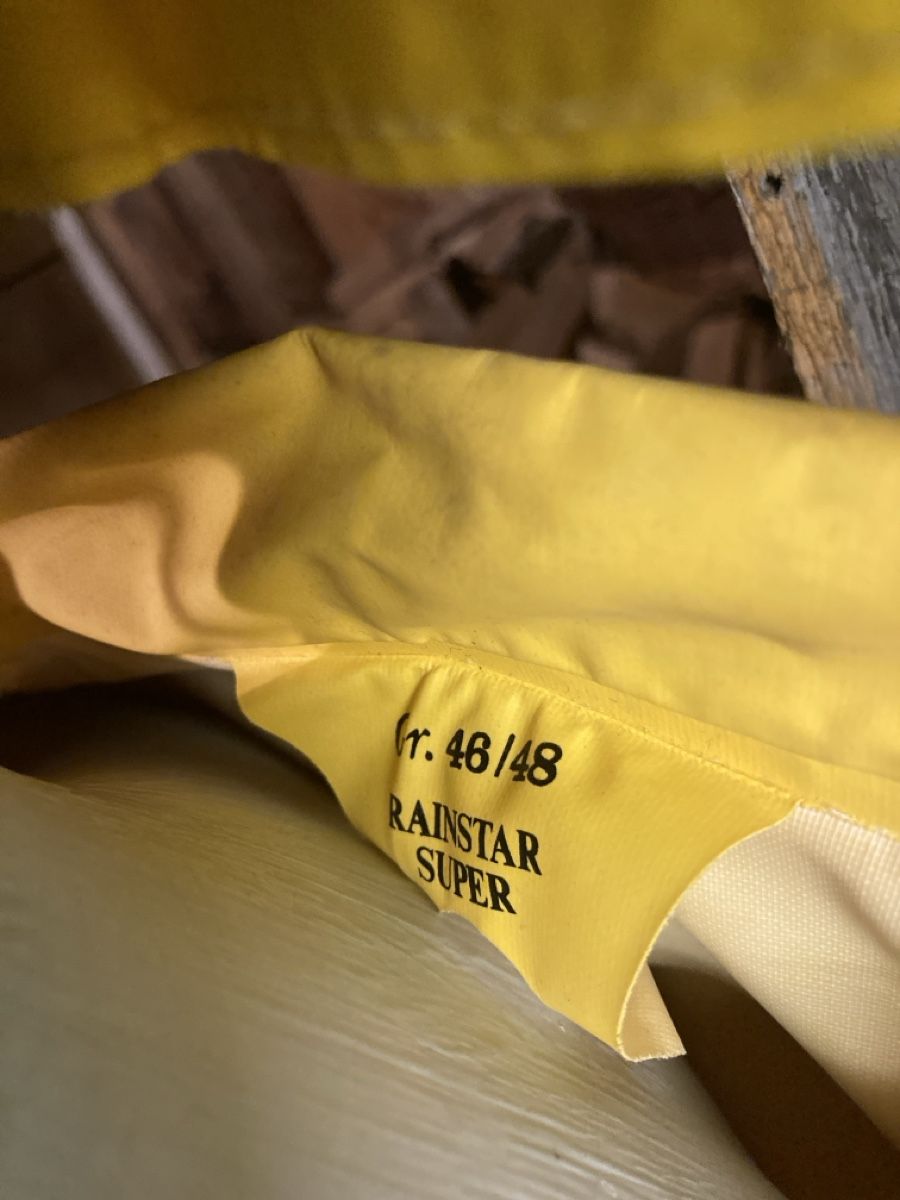 Cappotti: Regenschutz – Usato da Schwanden GL venduto da bait04 1
